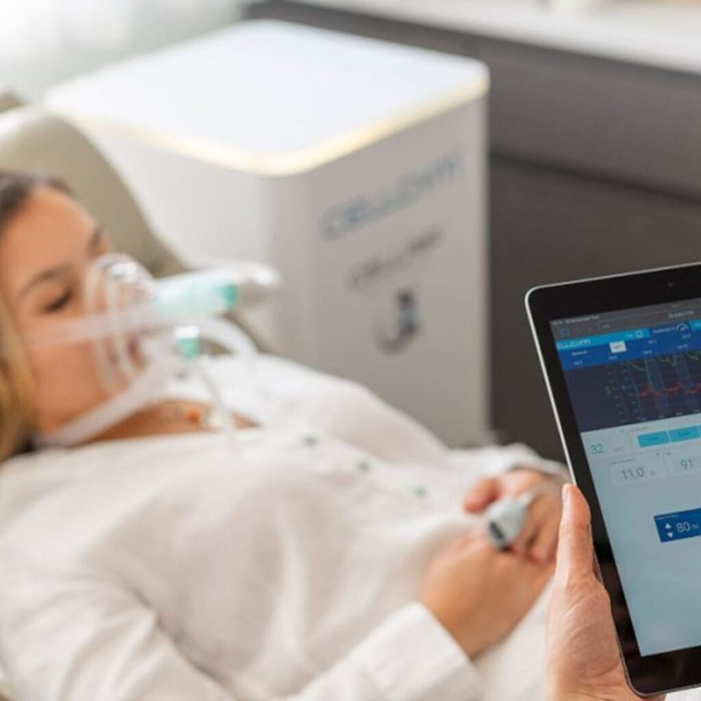 Professionell betreutes IHHT Zelltraining mit Mess- und Atemmaske bei AURUM Health & Performance in Basel – moderne Sauerstofftherapie für Gesundheit und Leistungssteigerung.
